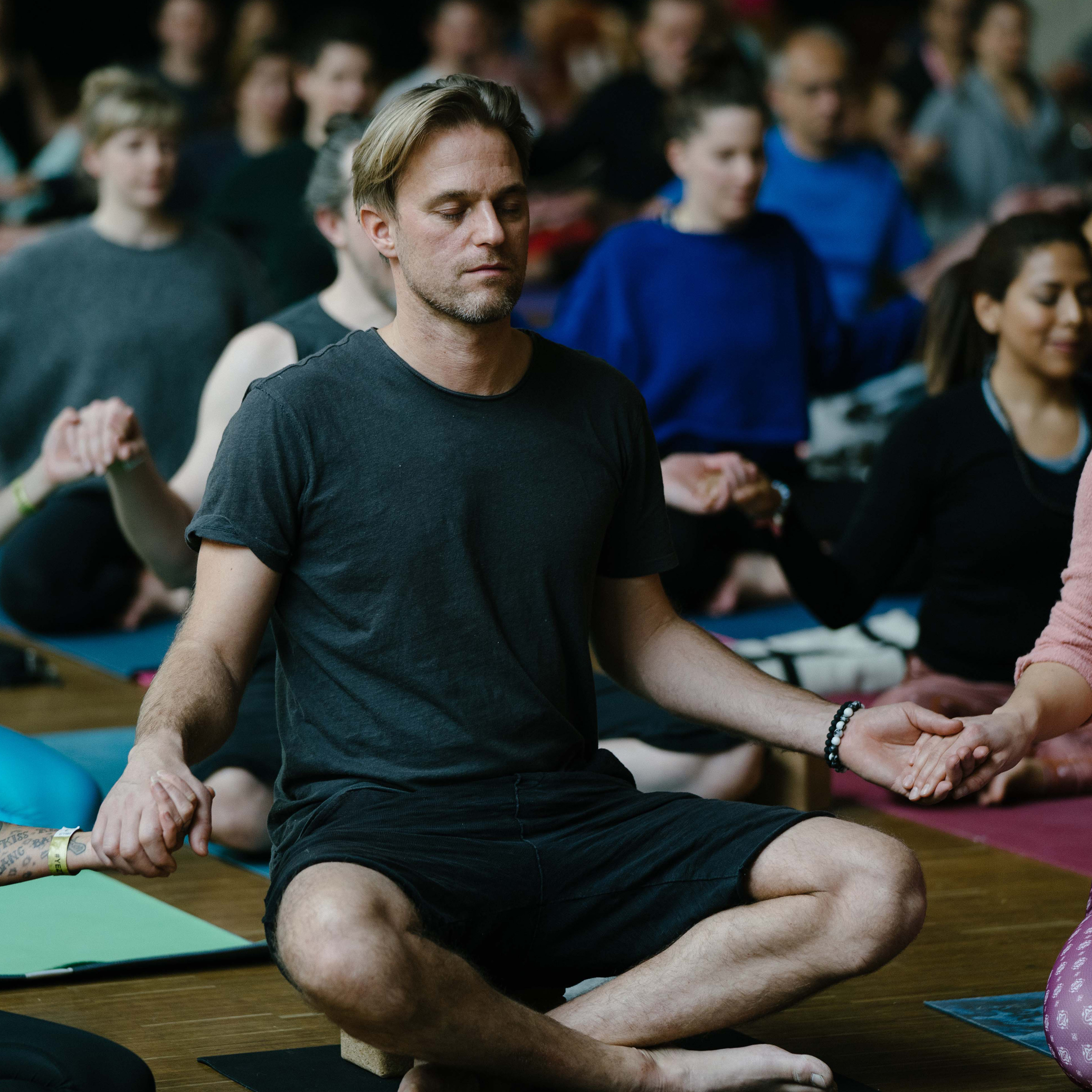 Yogadude im Interview – Timo Hildebrand vom YEZ Yoga Festival